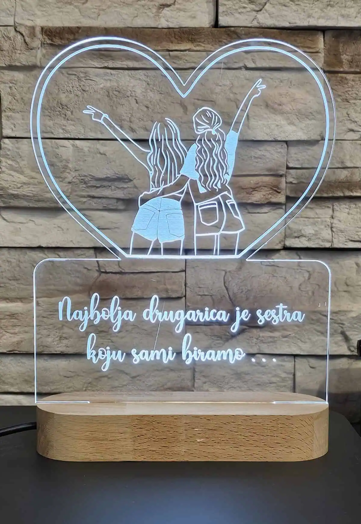 Unikatna noćna lampa sa posvetom – Poklon za drugaricu